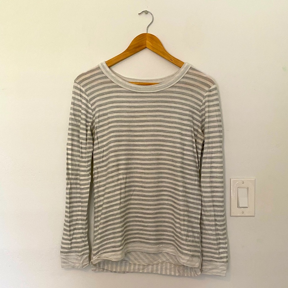 Loveappella Gonya Split Back Pullover Sweater size small gray and white stripe